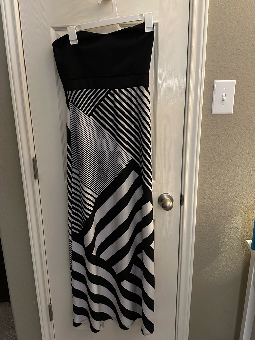 Charlotte Russe Black and White Strapless Maxi Dress